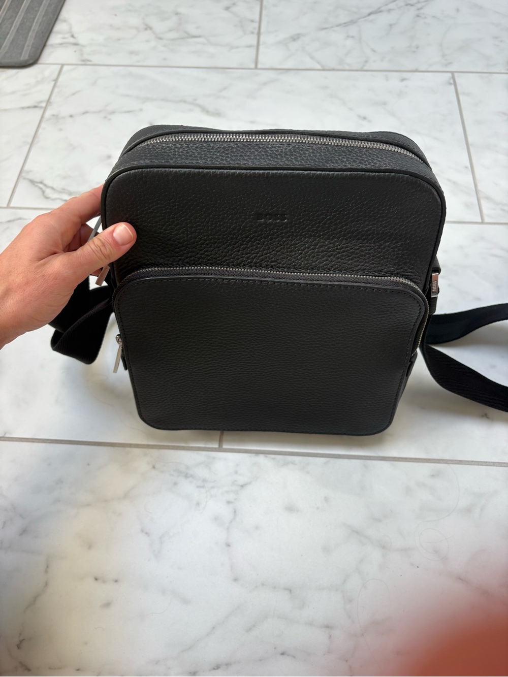 Boss Crossbody Shoulder Bag - Leather Texture - Picture 3 of 4